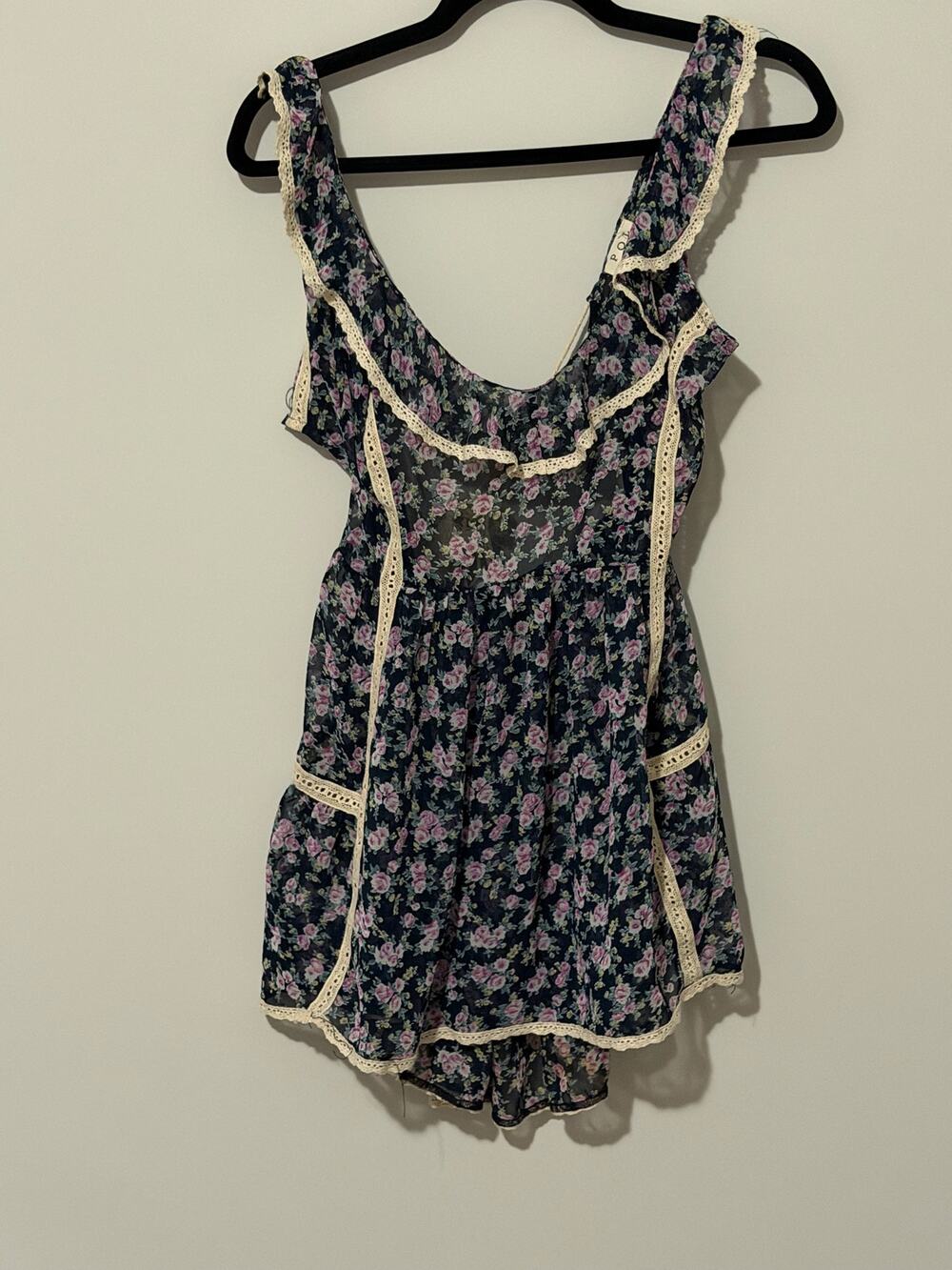 POL Vintage-Inspired Romantic Sheer Floral Top Size Small